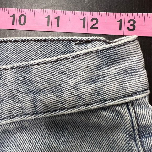 Tobi Melrose denim distressed shorts in light blue was size 25. - Picture 7 of 7